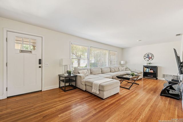 122 Brees, San Antonio, TX 78209