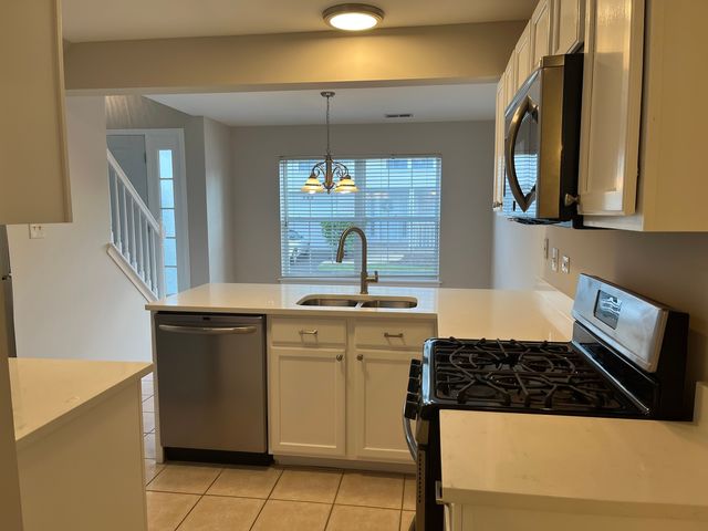 656 Beaver Court, Naperville, IL 60563