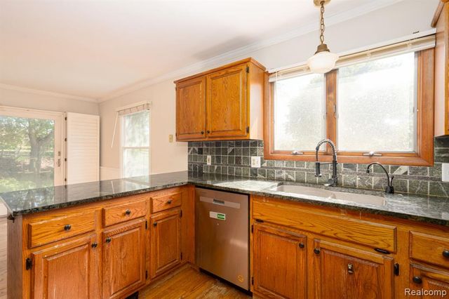 11681 Bannister Court, Shelby Twp, MI 48315
