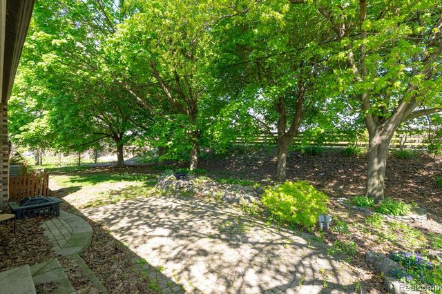 11681 Bannister Court, Shelby Twp, MI 48315