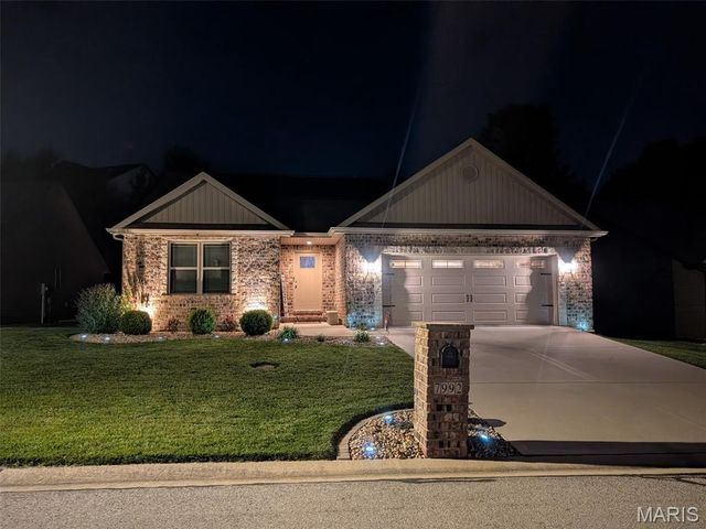 7992 Walker Meadows Drive, Caseyville, IL 62232