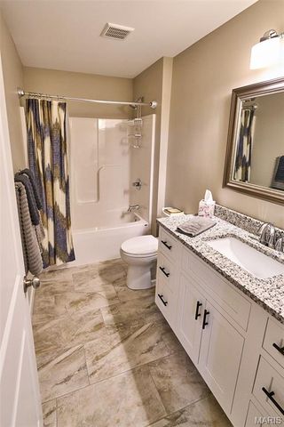 7992 Walker Meadows Drive, Caseyville, IL 62232