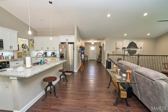 7992 Walker Meadows Drive, Caseyville, IL 62232