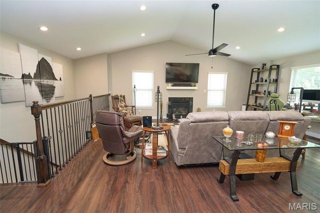 7992 Walker Meadows Drive, Caseyville, IL 62232