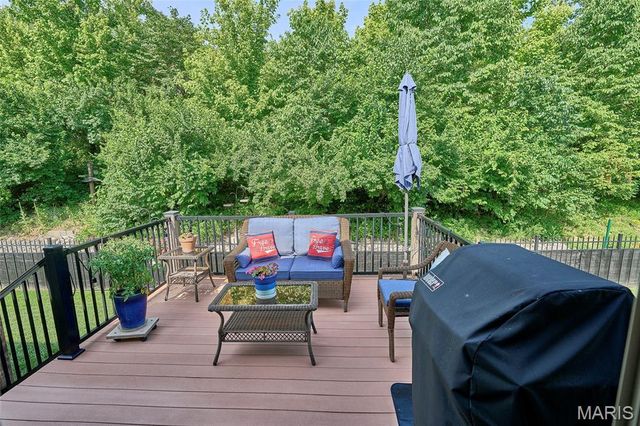 7992 Walker Meadows Drive, Caseyville, IL 62232