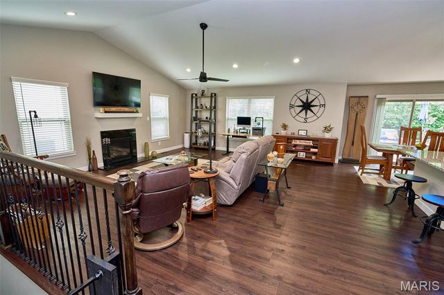 7992 Walker Meadows Drive, Caseyville, IL 62232