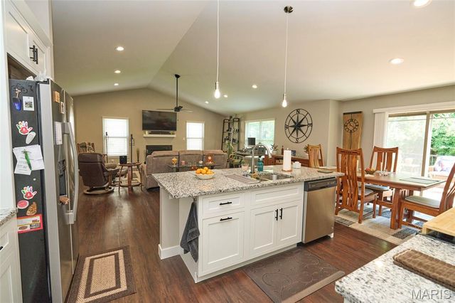 7992 Walker Meadows Drive, Caseyville, IL 62232