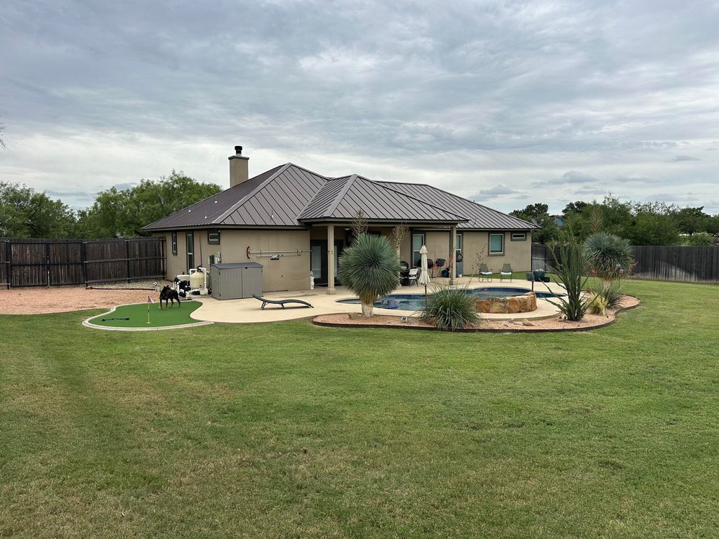 Image 55 of property listing at 145 Edinburgh Road, San Angelo, TX 76901