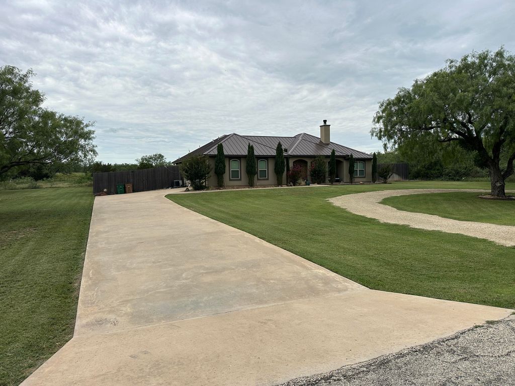 Image 70 of property listing at 145 Edinburgh Road, San Angelo, TX 76901