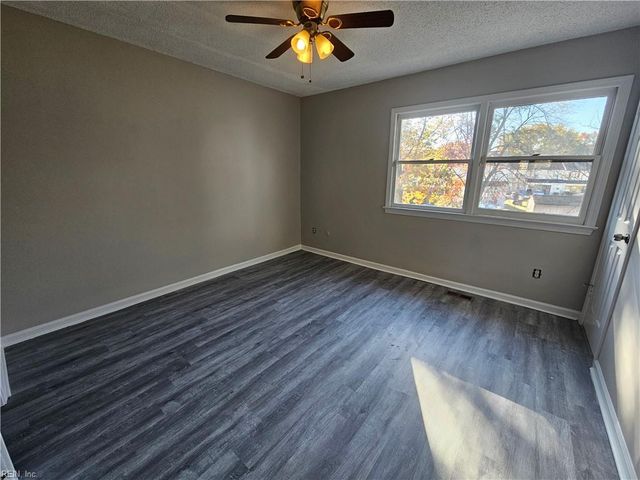 4307 Worthing LN, Chesapeake, VA 23321