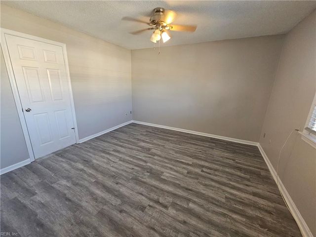 4307 Worthing LN, Chesapeake, VA 23321