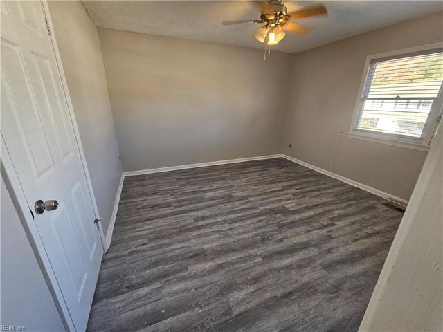 4307 Worthing LN, Chesapeake, VA 23321