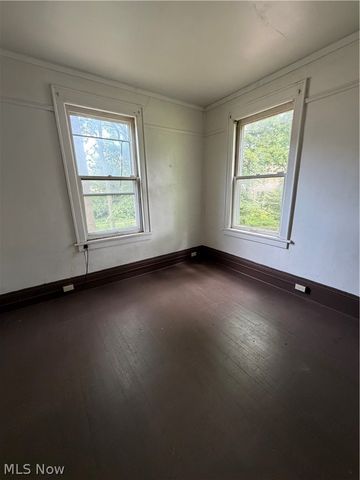 1413 East Avenue, Akron, OH 44307