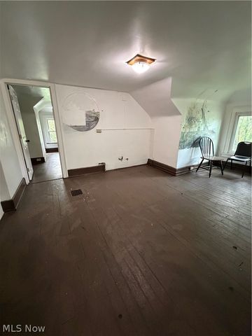 1413 East Avenue, Akron, OH 44307