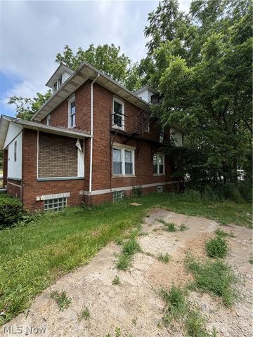1413 East Avenue, Akron, OH 44307