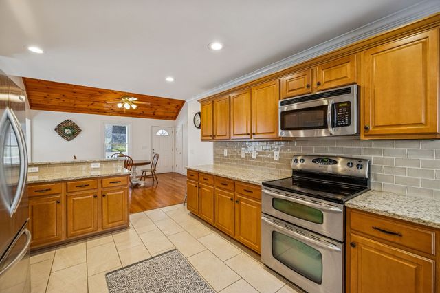 1155 Deerfoot Dr, Pegram, TN 37143