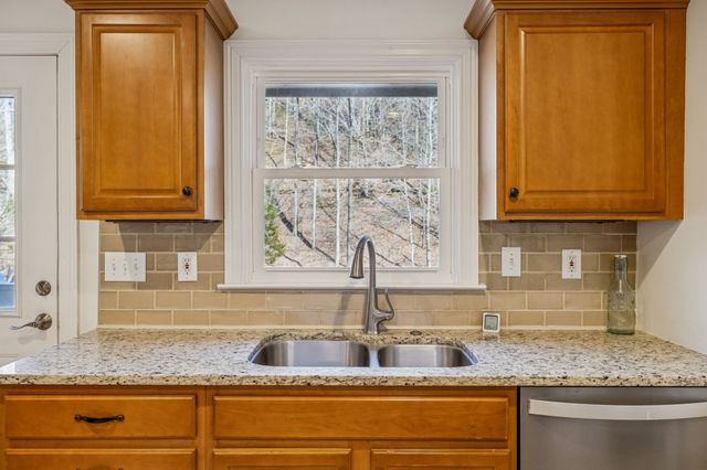 1155 Deerfoot Dr, Pegram, TN 37143