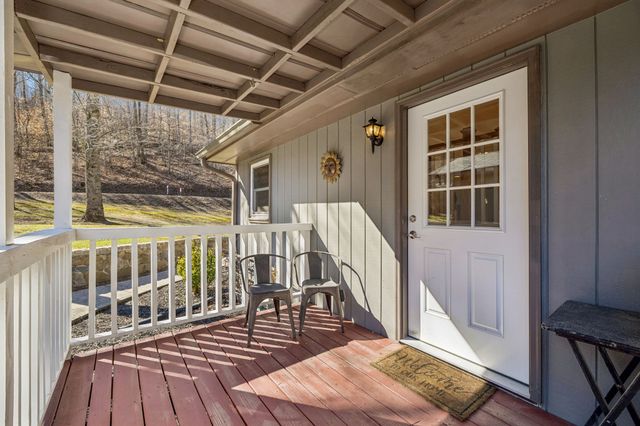 1155 Deerfoot Dr, Pegram, TN 37143