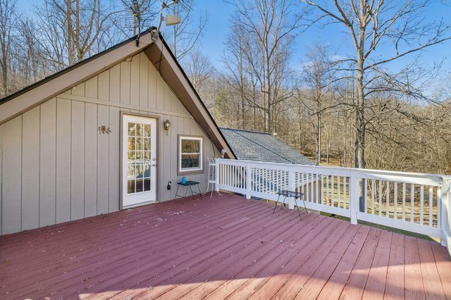 1155 Deerfoot Dr, Pegram, TN 37143