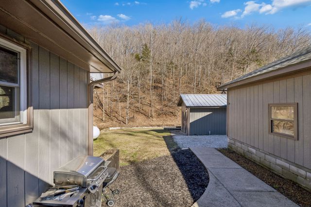 1155 Deerfoot Dr, Pegram, TN 37143