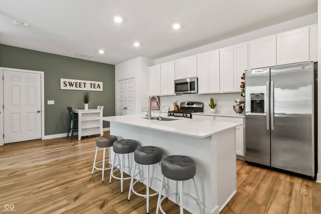 7264 Governors Row, Avon, IN 46123