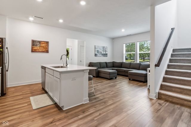 7264 Governors Row, Avon, IN 46123