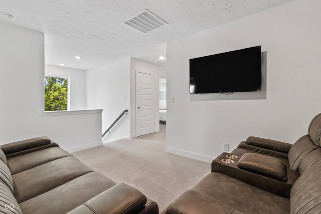 7264 Governors Row, Avon, IN 46123