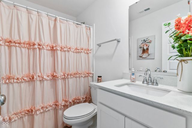 7264 Governors Row, Avon, IN 46123