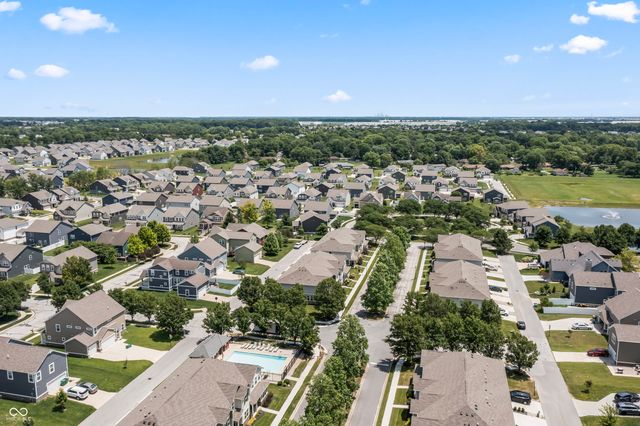 7264 Governors Row, Avon, IN 46123