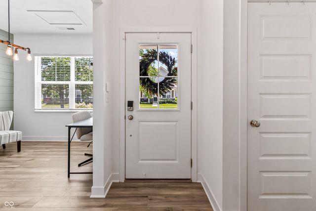 7264 Governors Row, Avon, IN 46123