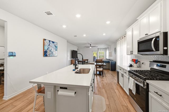 1512 Arcadian Lily, San Antonio, TX 78245