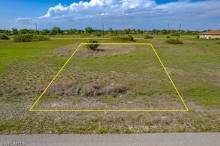 3809 NW 40th LN, Cape Coral, FL 33993