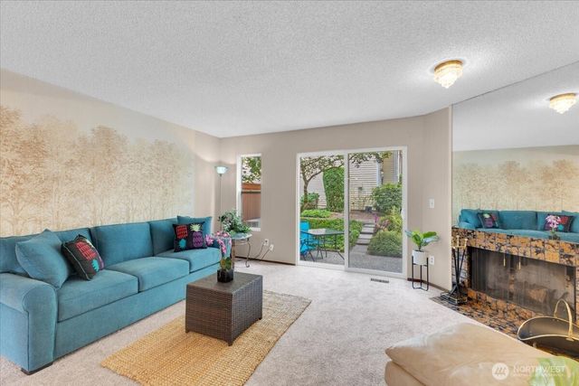 12024 101st Avenue NE #E2, Kirkland, WA 98034