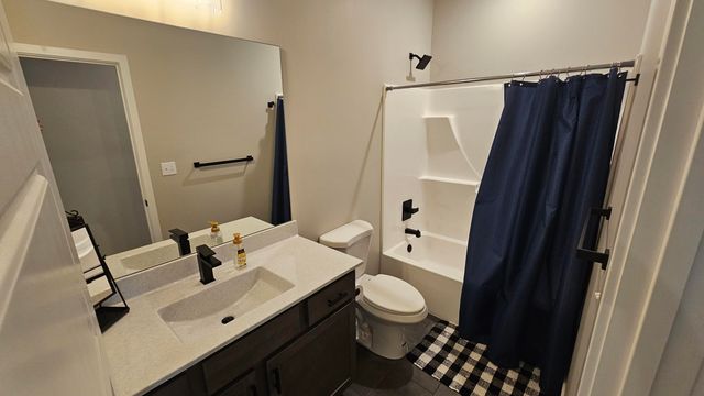 1399 AUTUMN RIDGE DR, Holts Summit, MO 65043