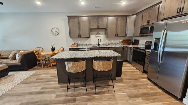 1399 AUTUMN RIDGE DR, Holts Summit, MO 65043