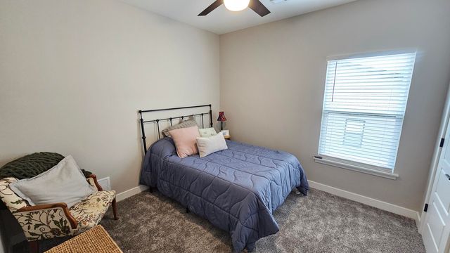 1399 AUTUMN RIDGE DR, Holts Summit, MO 65043