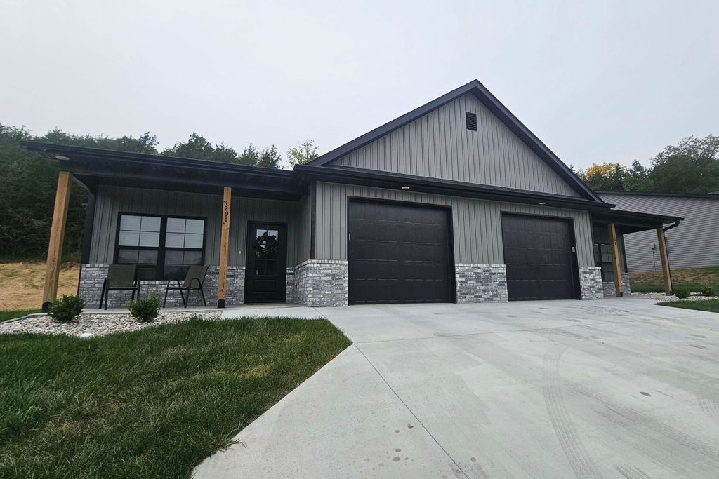 1399 AUTUMN RIDGE DR, Holts Summit, MO 65043