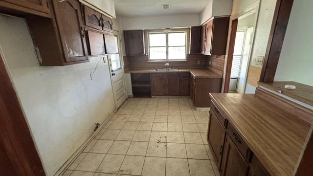 2707 Almeda Plaza Drive, Houston, TX 77045
