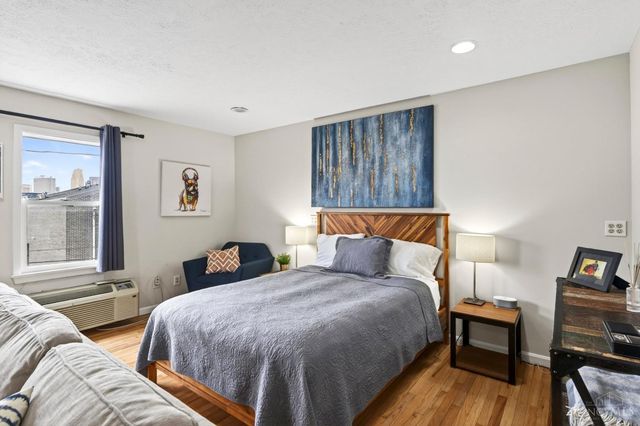 443 Milton Street, Cincinnati, OH 45202