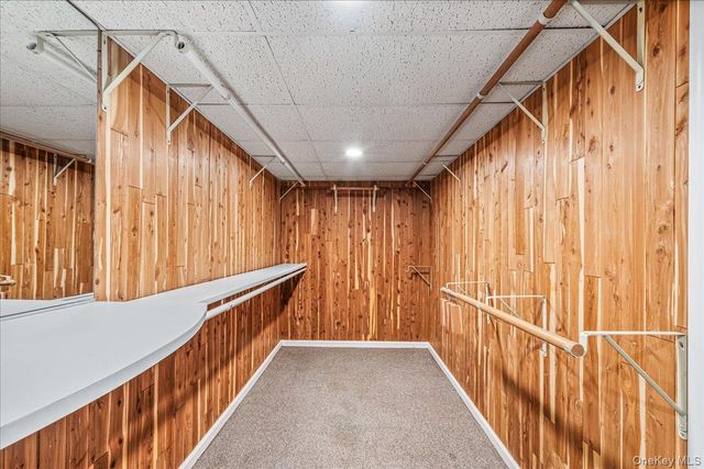 29 Winter Lane, Dix Hills, NY 11746