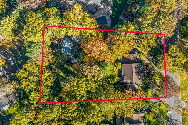 29 Winter Lane, Dix Hills, NY 11746