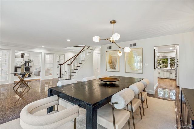 29 Winter Lane, Dix Hills, NY 11746