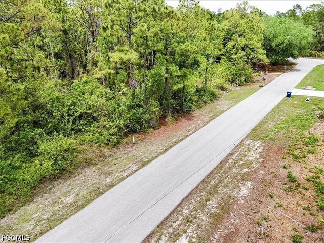 2117 Grayson AVE, Alva, FL 33920