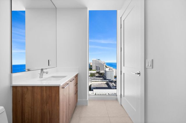 151 N Seabreeze 1804-E, Fort Lauderdale, FL 33304