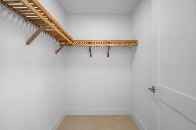 151 N Seabreeze 1804-E, Fort Lauderdale, FL 33304