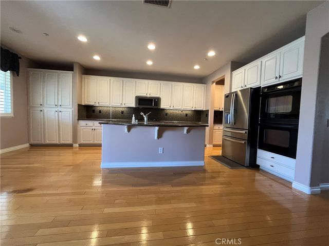 1431 Red Bird Court, Redlands, CA 92374