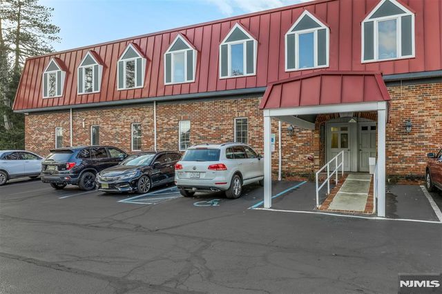 385 Clinton Avenue First Floor, Wyckoff, NJ 07481