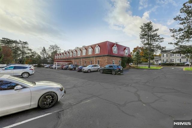 385 Clinton Avenue First Floor, Wyckoff, NJ 07481