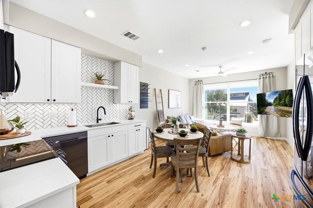 1208 N Academy Avenue 2201, New Braunfels, TX 78130