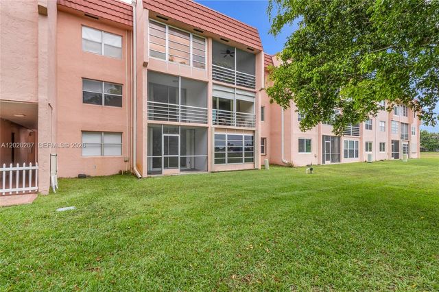 9601 Sunrise Lakes Boulevard 106, Sunrise, FL 33322